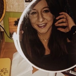 Meet your Posher, Camille